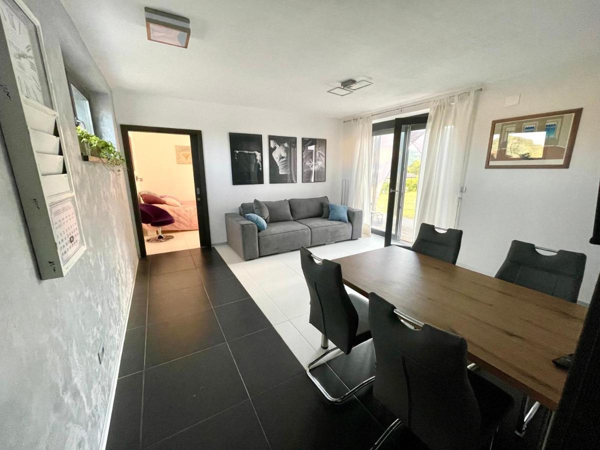 Apartament Mega Prvacina Zewnętrze zdjęcie