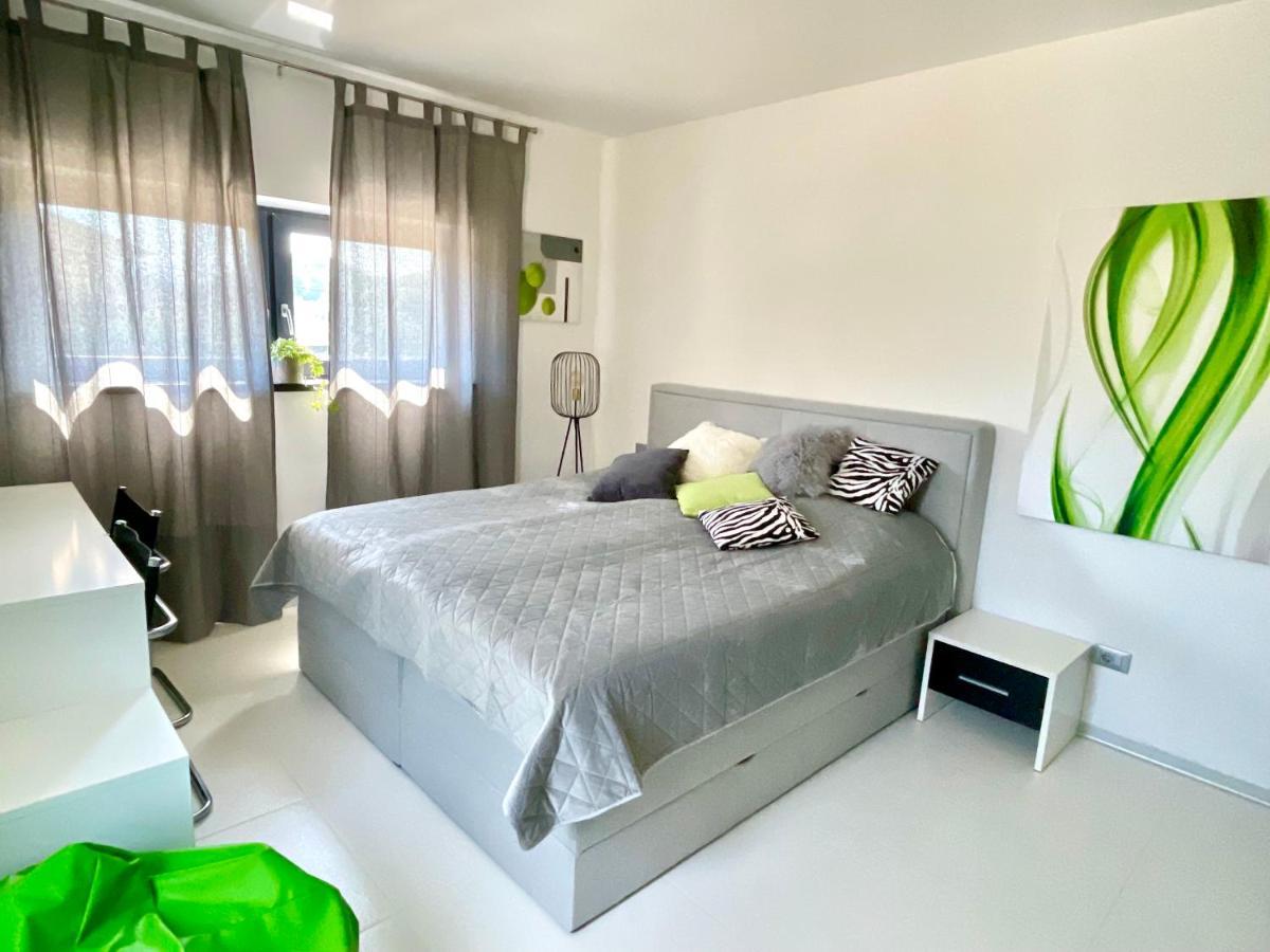 Apartament Mega Prvacina Zewnętrze zdjęcie